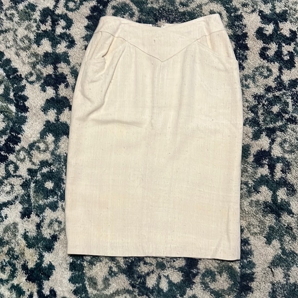 Carole Little Dresses & Skirts - ⭐️ vintage 100% silk Carole little pencil skirt